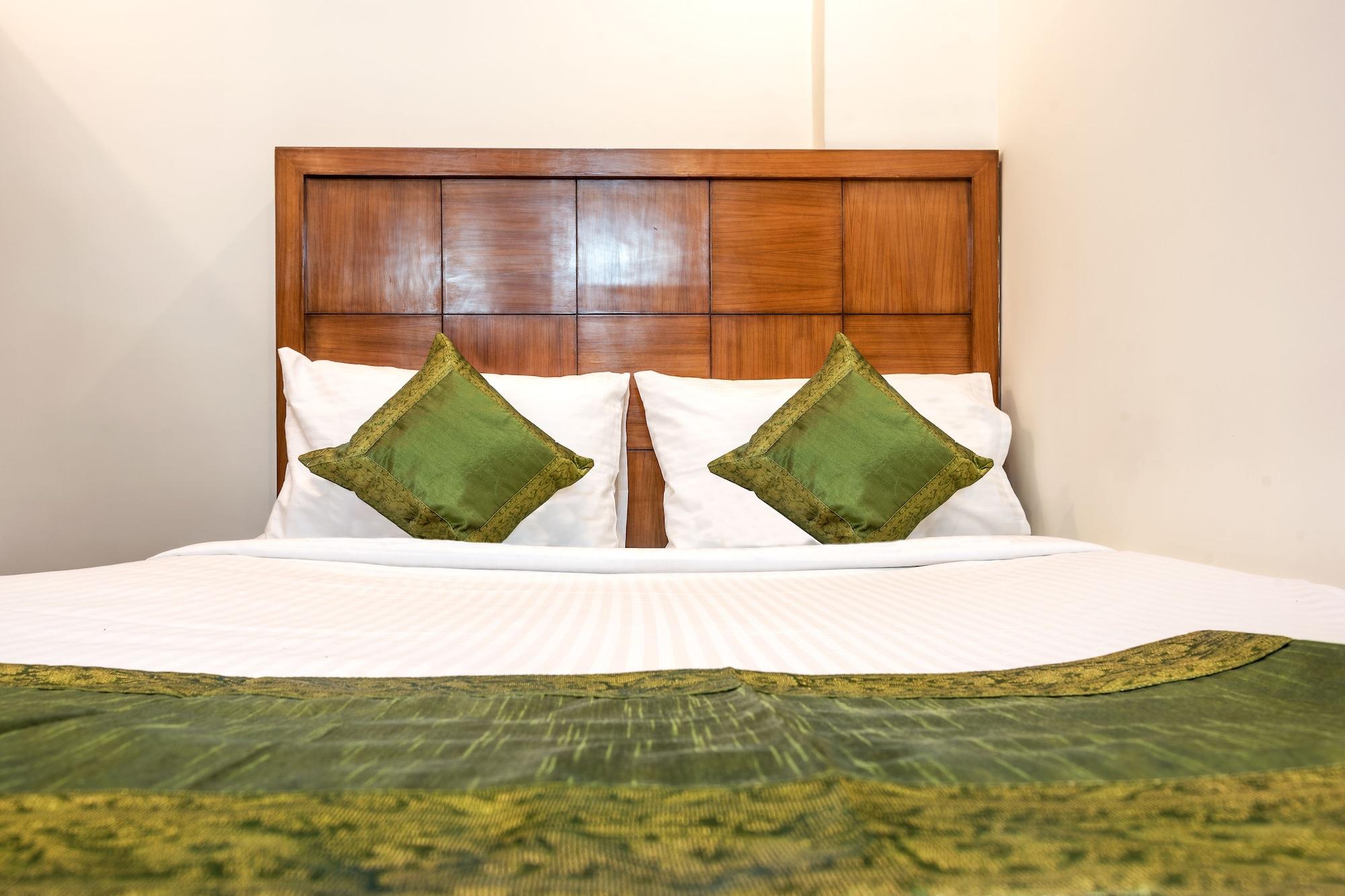 Treebo Trend Grand Plaza Nampally Hyderabad Exterior foto